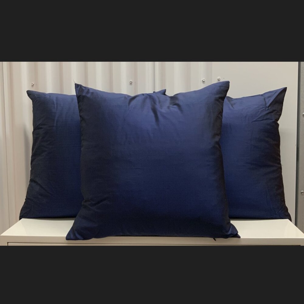 NAVY SILK UPHOLSTERED PILLOWS (SET OF 3)/ SIZE: 18"X18"